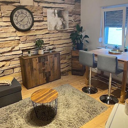 Kleines Apartment Mit Begehbarer Dusche Im Schlafzimmer Eberbach  Luaran gambar